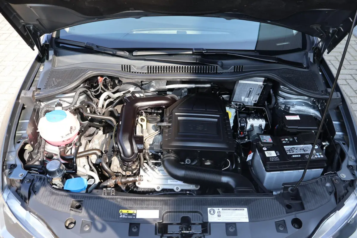 1.0 EcoTSI Style Connect Volledig Dealer Onderh | NAP | Carplay | Navi | Cruise | LMV | LED | Hill-Hold | Start/Stop | PDC Achter