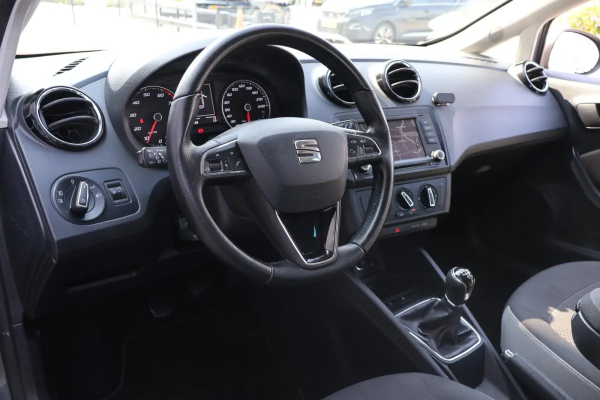 1.0 EcoTSI Style Connect Volledig Dealer Onderh | NAP | Carplay | Navi | Cruise | LMV | LED | Hill-Hold | Start/Stop | PDC Achter