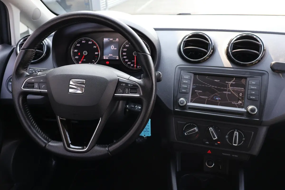 1.0 EcoTSI Style Connect Volledig Dealer Onderh | NAP | Carplay | Navi | Cruise | LMV | LED | Hill-Hold | Start/Stop | PDC Achter