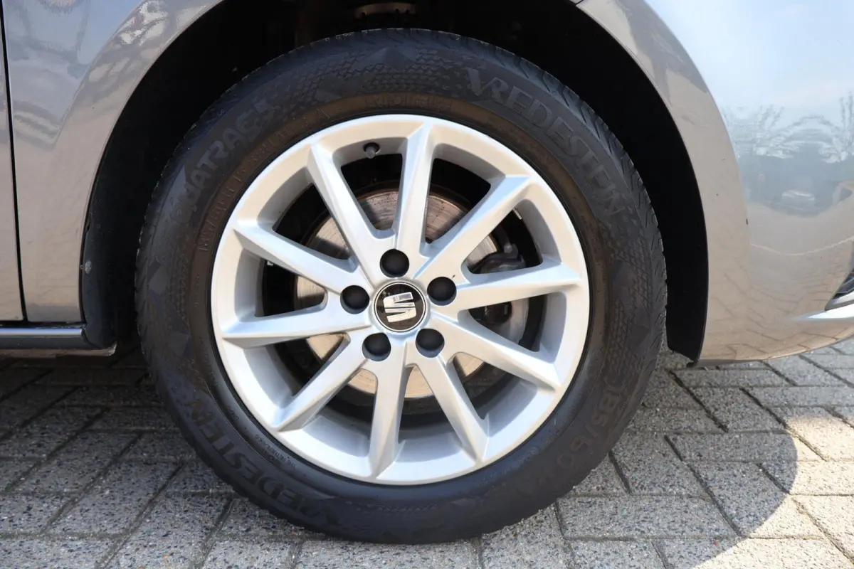 1.0 EcoTSI Style Connect Volledig Dealer Onderh | NAP | Carplay | Navi | Cruise | LMV | LED | Hill-Hold | Start/Stop | PDC Achter