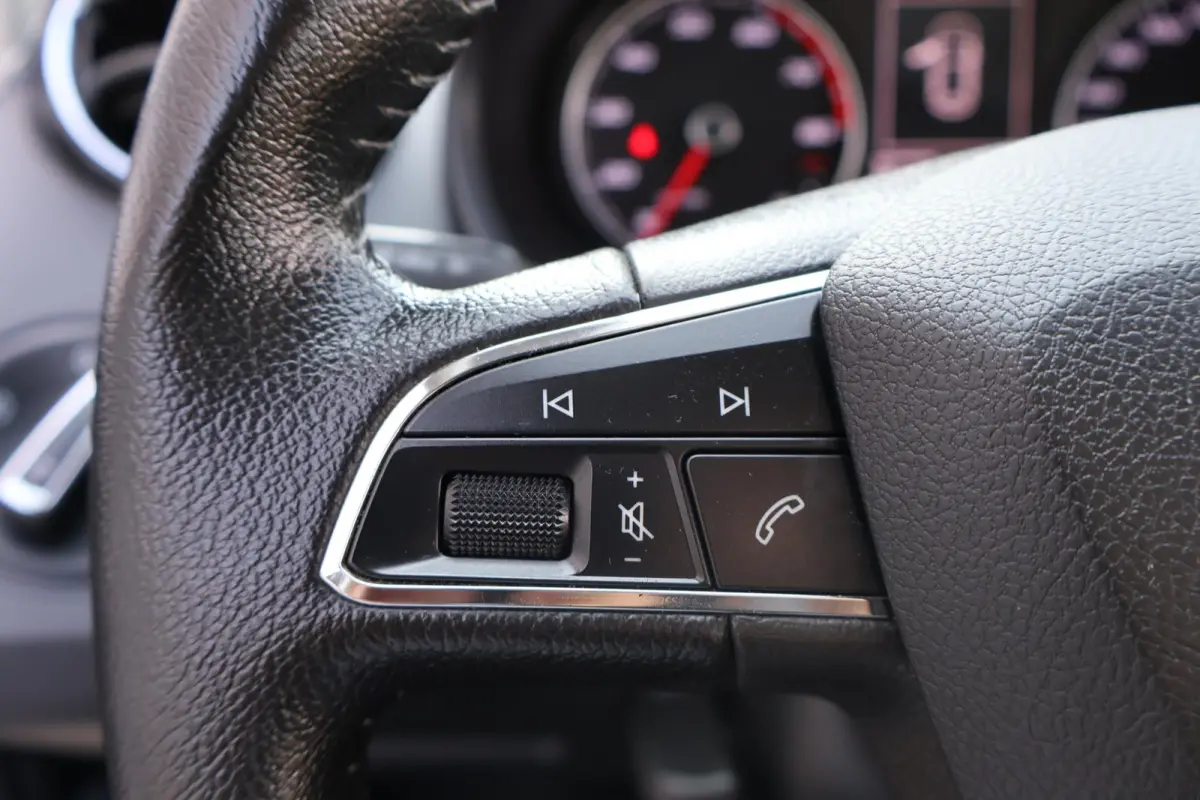 1.0 EcoTSI Style Connect Volledig Dealer Onderh | NAP | Carplay | Navi | Cruise | LMV | LED | Hill-Hold | Start/Stop | PDC Achter