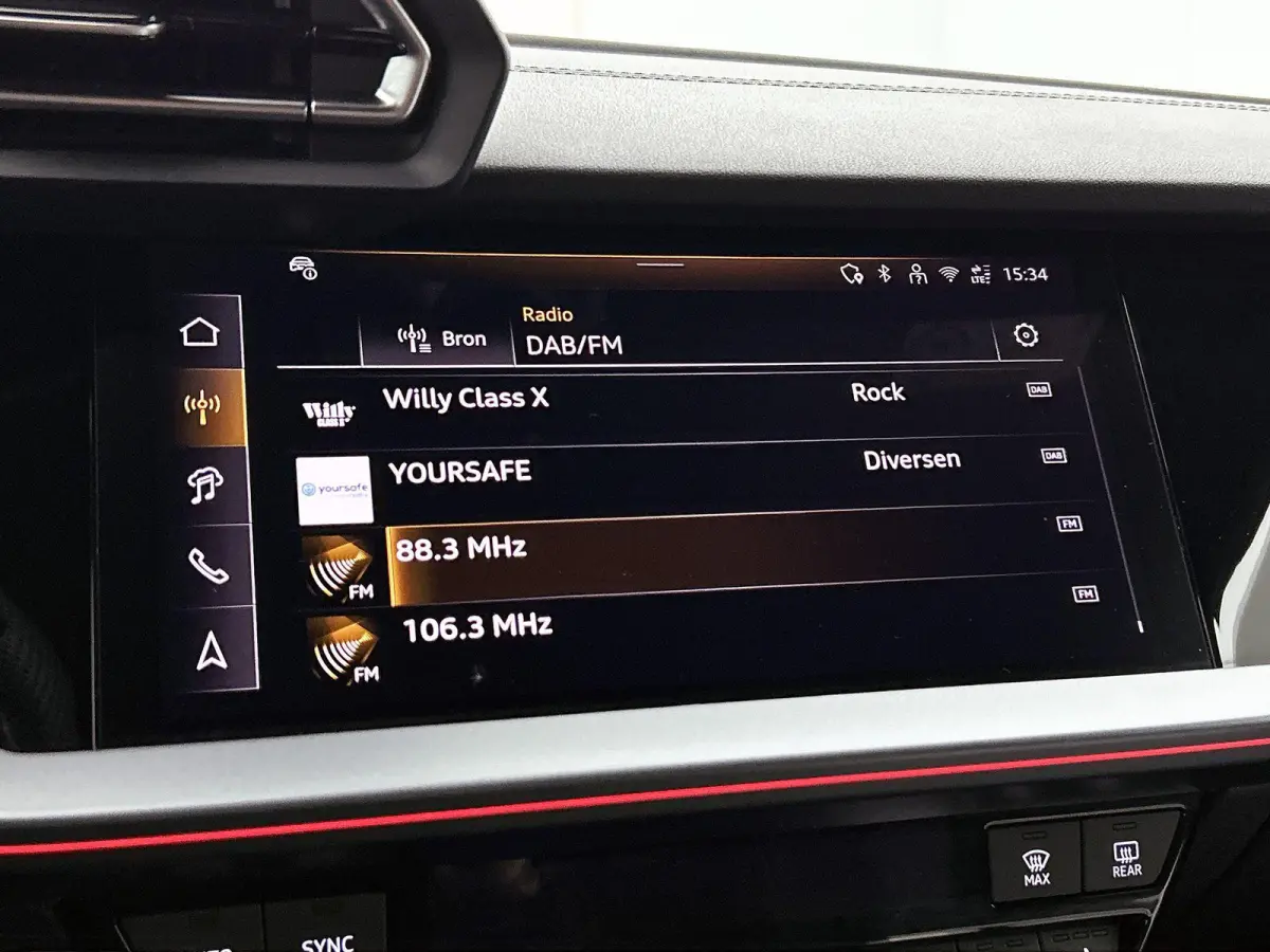 40 TFSI e S edition 204 PK | S-line | Automaat | Camera | Adaptive Cruise Control | Climate Control | Stoelverwarming | Virtual Cockpit | LED Matrix | Lichtmetalen velgen | Privacy glass |