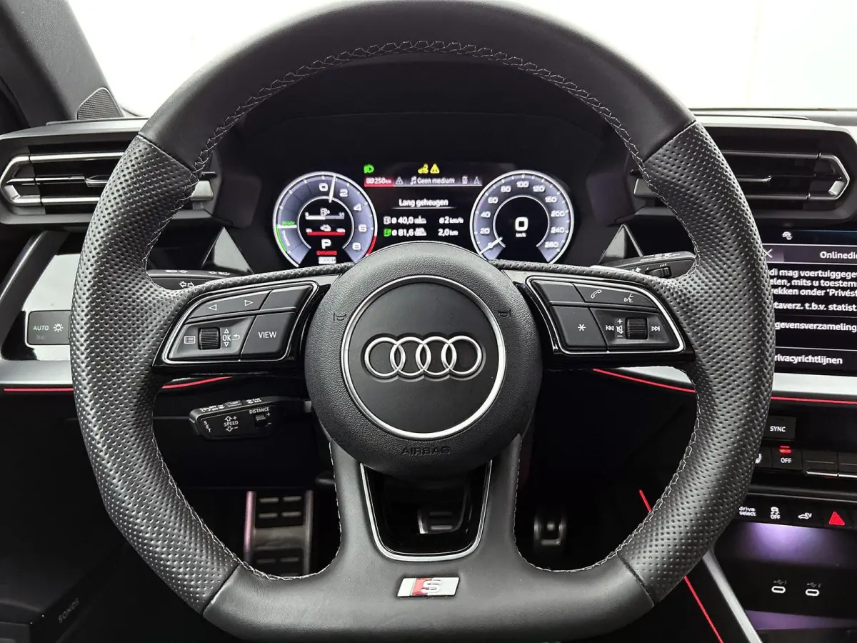 40 TFSI e S edition 204 PK | S-line | Automaat | Camera | Adaptive Cruise Control | Climate Control | Stoelverwarming | Virtual Cockpit | LED Matrix | Lichtmetalen velgen | Privacy glass |