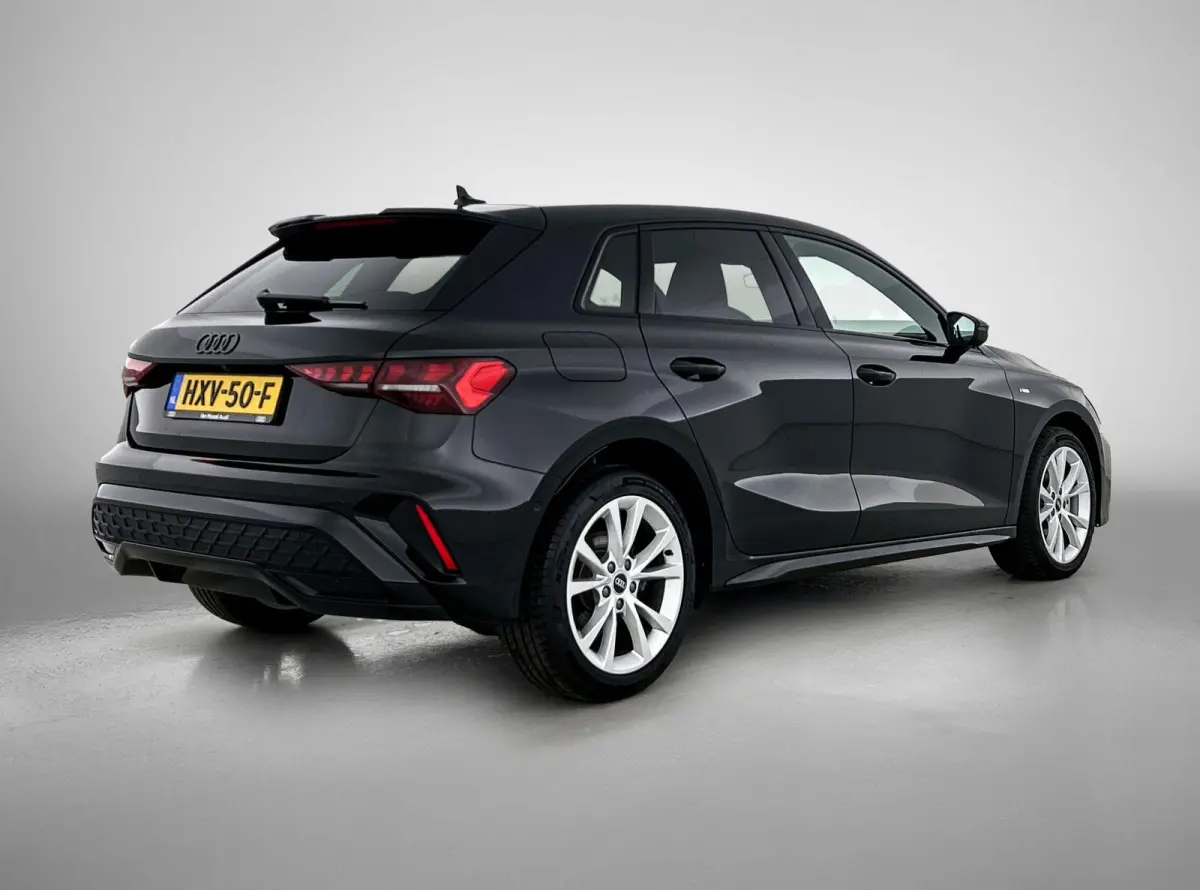 40 TFSI e S edition 204 PK | S-line | Automaat | Camera | Adaptive Cruise Control | Climate Control | Stoelverwarming | Virtual Cockpit | LED Matrix | Lichtmetalen velgen | Privacy glass |