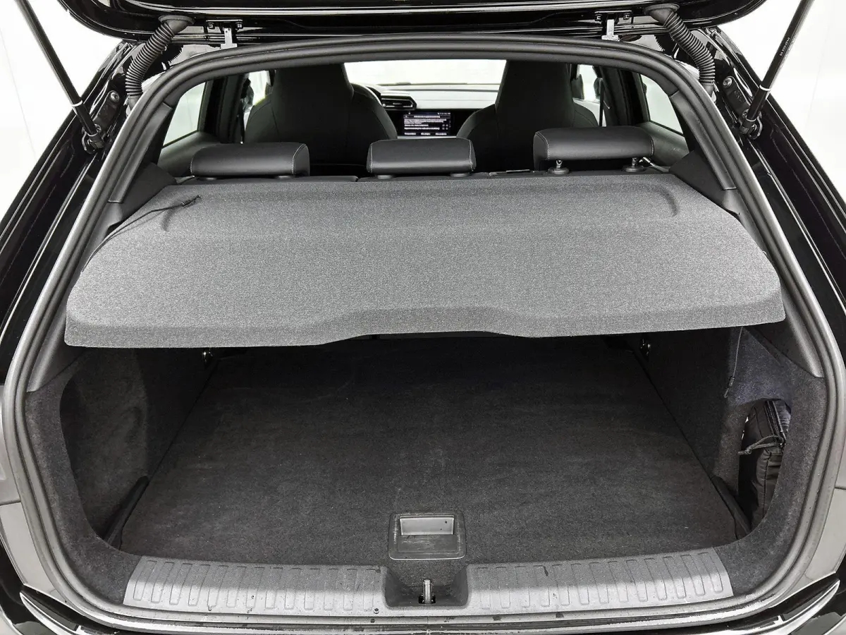40 TFSI e S edition 204 PK | S-line | Automaat | Camera | Adaptive Cruise Control | Climate Control | Stoelverwarming | Virtual Cockpit | LED Matrix | Lichtmetalen velgen | Privacy glass |