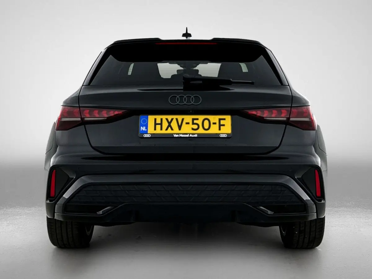 40 TFSI e S edition 204 PK | S-line | Automaat | Camera | Adaptive Cruise Control | Climate Control | Stoelverwarming | Virtual Cockpit | LED Matrix | Lichtmetalen velgen | Privacy glass |