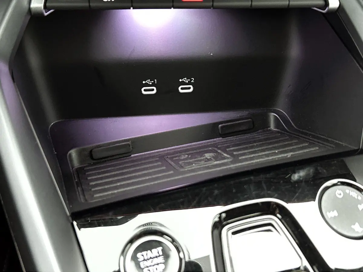 40 TFSI e S edition 204 PK | S-line | Automaat | Camera | Adaptive Cruise Control | Climate Control | Stoelverwarming | Virtual Cockpit | LED Matrix | Lichtmetalen velgen | Privacy glass |