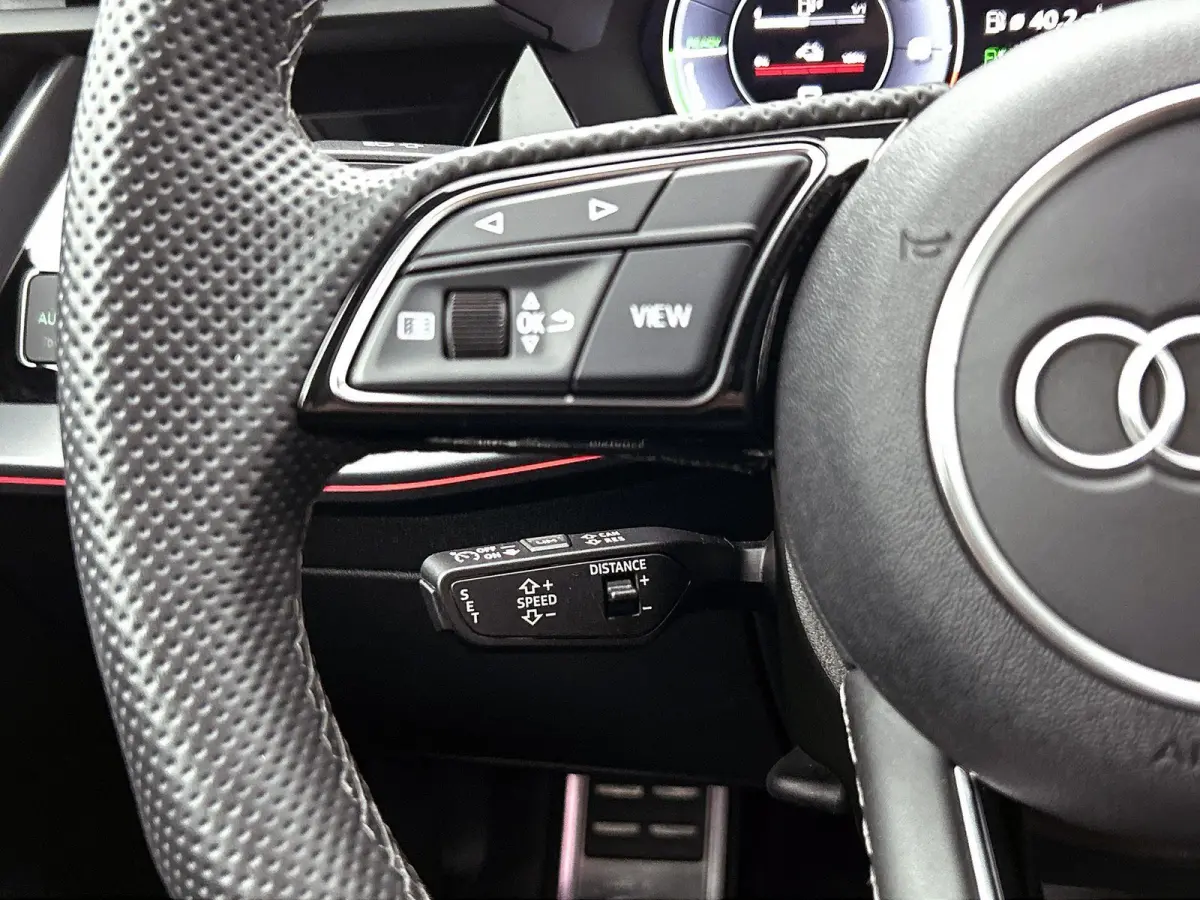 40 TFSI e S edition 204 PK | S-line | Automaat | Camera | Adaptive Cruise Control | Climate Control | Stoelverwarming | Virtual Cockpit | LED Matrix | Lichtmetalen velgen | Privacy glass |