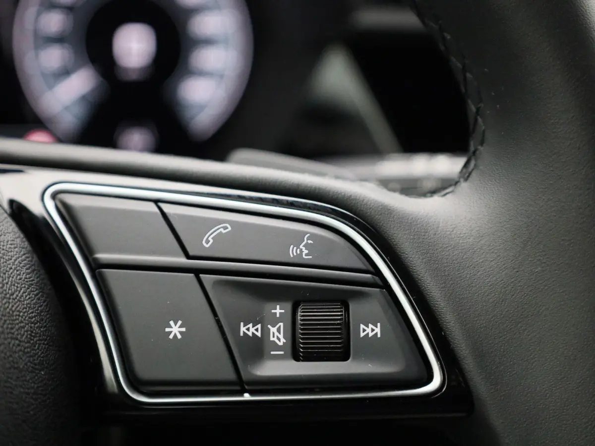 40 TFSI e Advanced edition 204 pk | Automaat | Navigatie | Smartphone interface | Climate Control | Stoelverwarming | Lichtmetalen velgen |