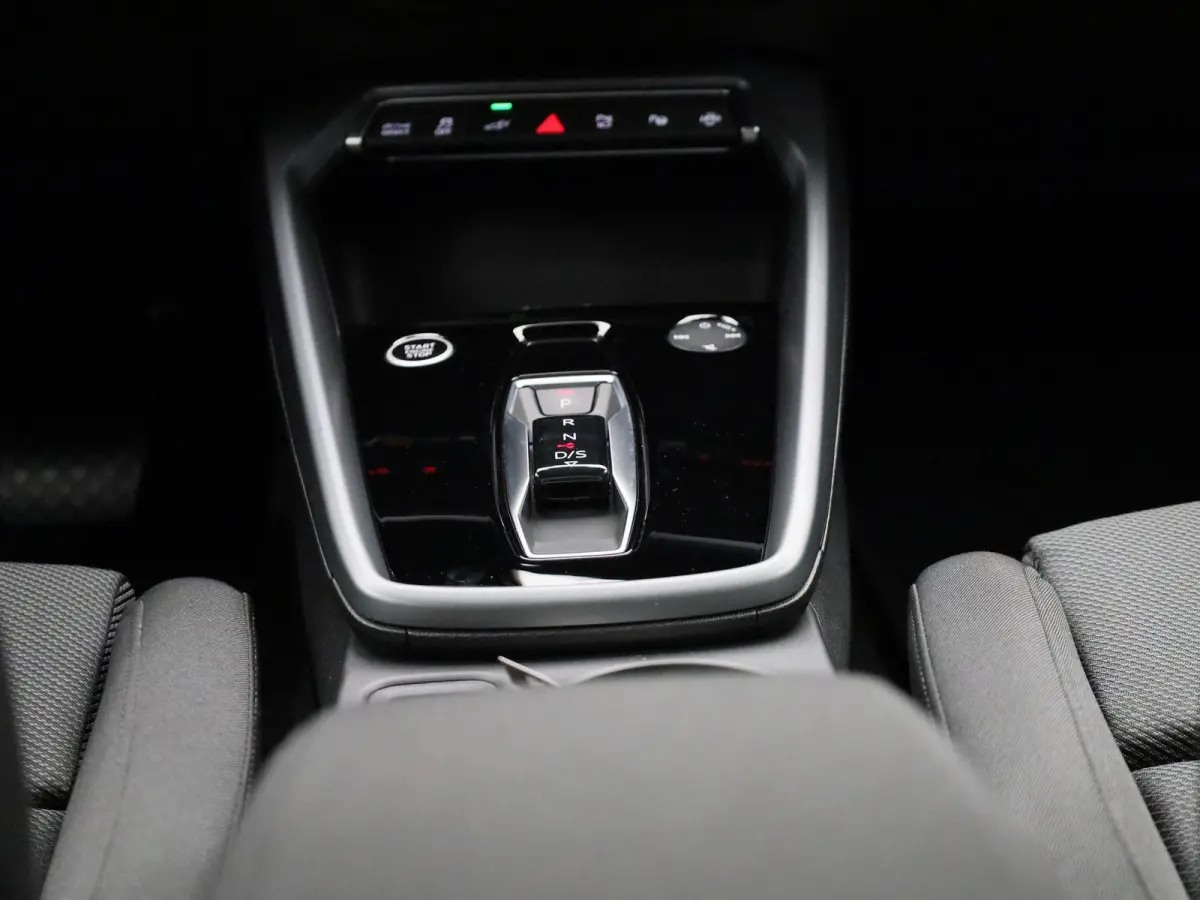 40 TFSI e Advanced edition 204 pk | Automaat | Navigatie | Smartphone interface | Climate Control | Stoelverwarming | Lichtmetalen velgen |