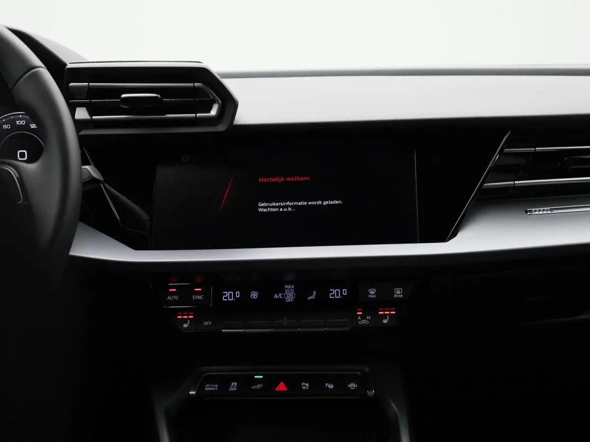 40 TFSI e Advanced edition 204 pk | Automaat | Navigatie | Smartphone interface | Climate Control | Stoelverwarming | Lichtmetalen velgen |