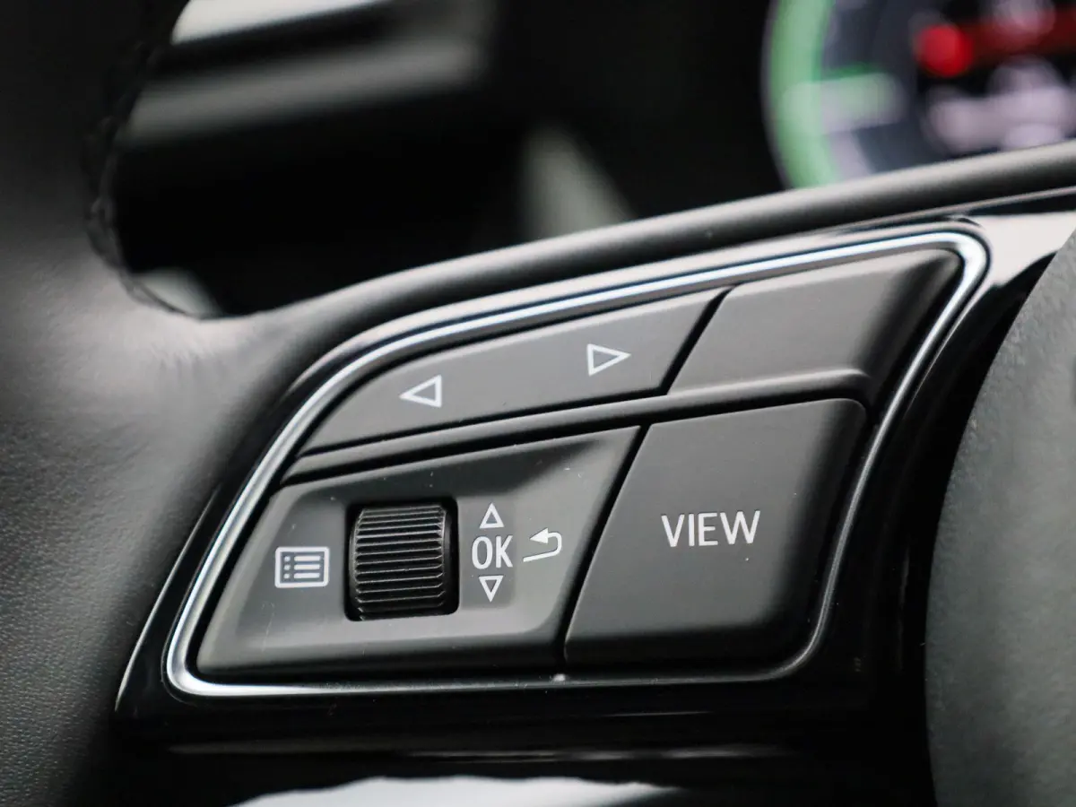 40 TFSI e Advanced edition 204 pk | Automaat | Navigatie | Smartphone interface | Climate Control | Stoelverwarming | Lichtmetalen velgen |