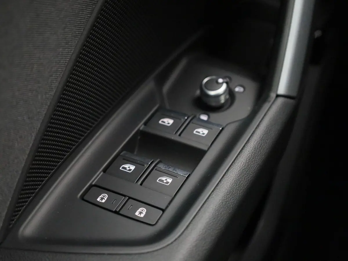 40 TFSI e Advanced edition 204 pk | Automaat | Navigatie | Smartphone interface | Climate Control | Stoelverwarming | Lichtmetalen velgen |