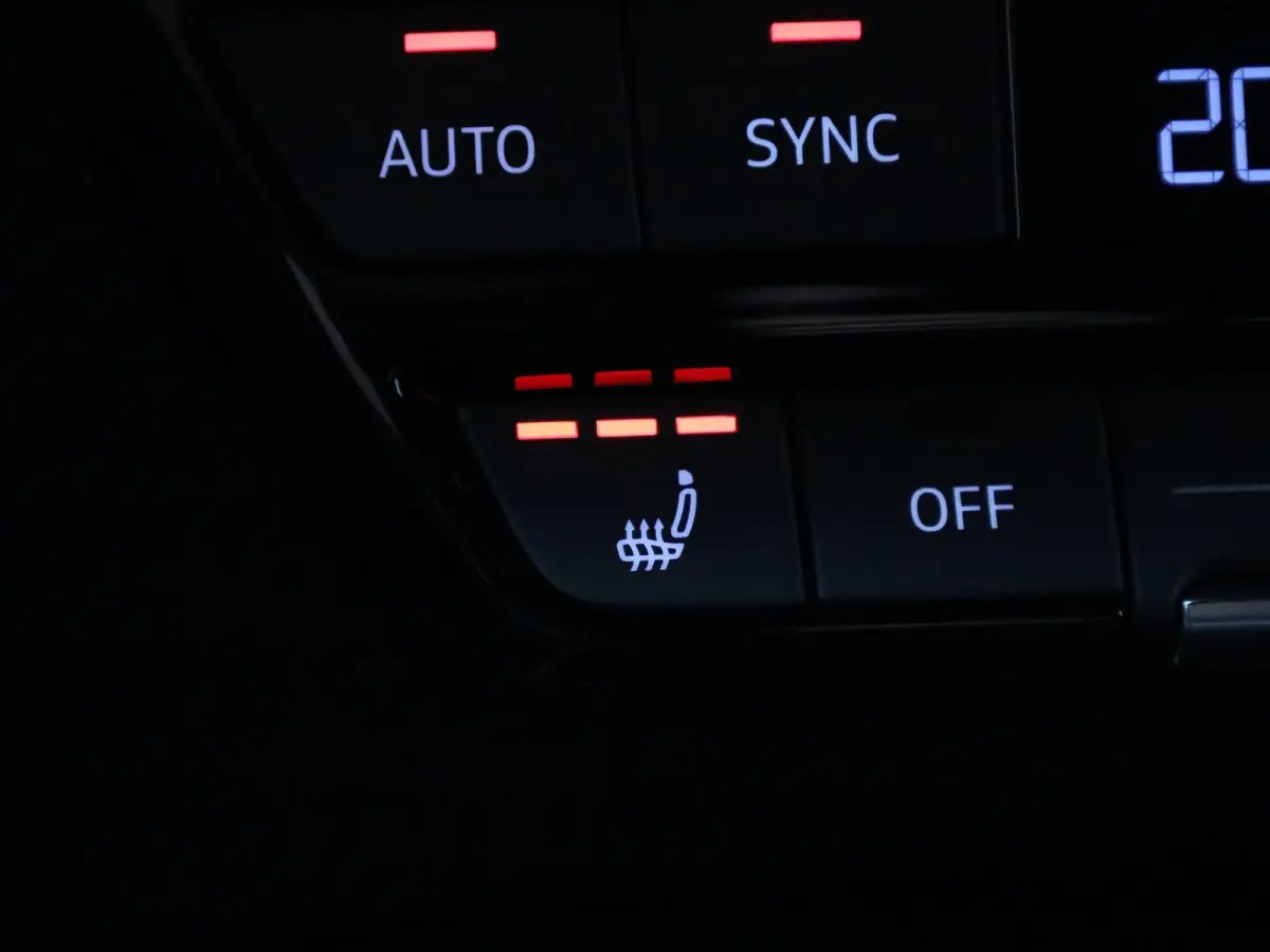 40 TFSI e Advanced edition 204 pk | Automaat | Navigatie | Smartphone interface | Climate Control | Stoelverwarming | Lichtmetalen velgen |