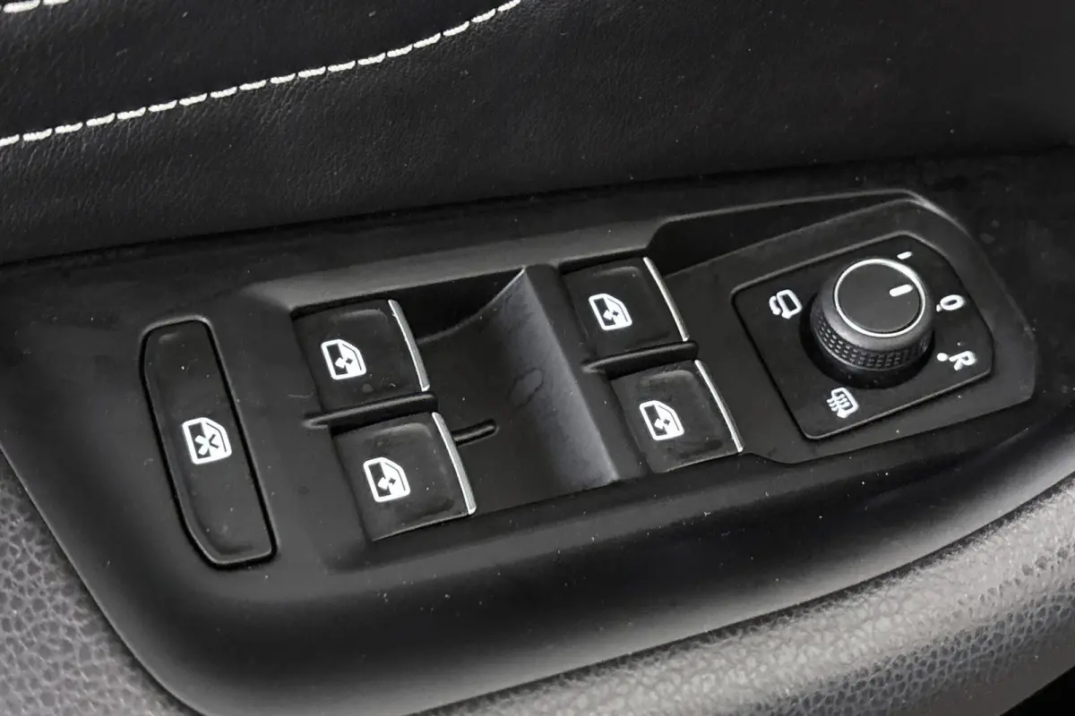 1.4 TSI eHybrid R-Line Business+ SOH 97% Panoramadak Leder Stoelverwarming