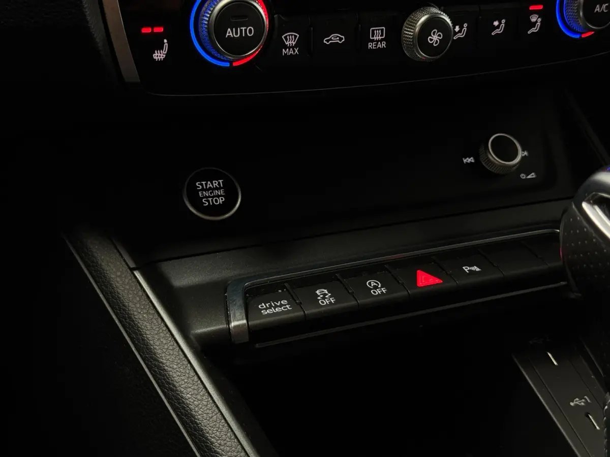 40 TFSI quattro S-line / Pano / Keyless / 360 cam