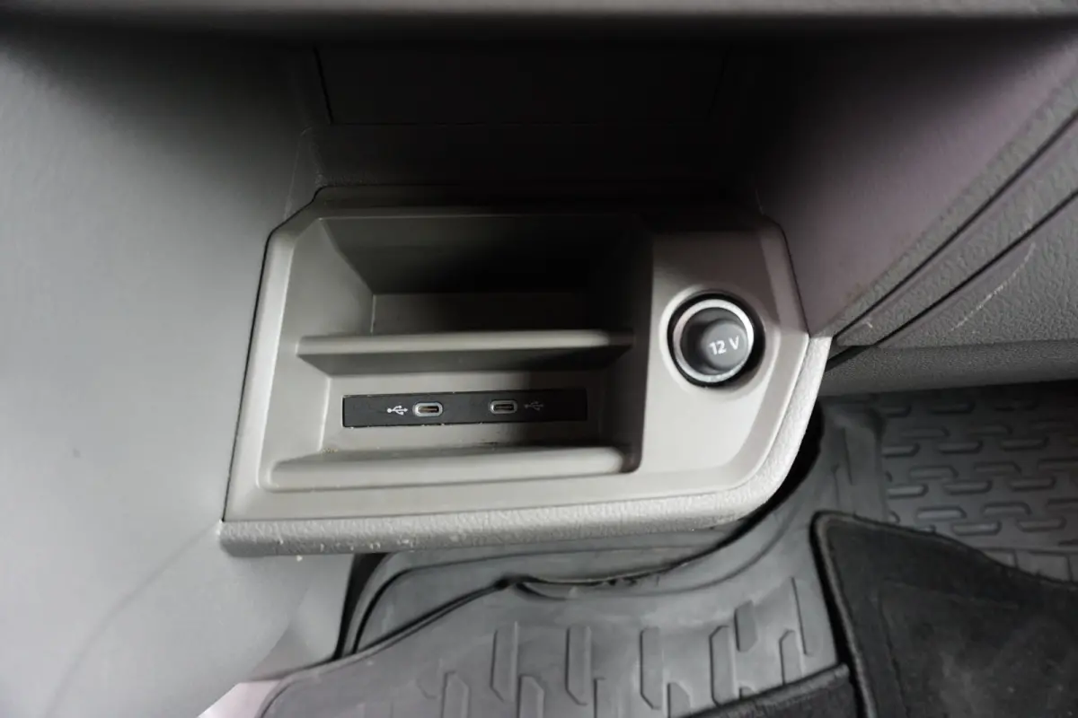 6.180 180pk Automaat 5500kg koelwagen Thermo King Vleeshaken Lift Luchtvering Apple Carplay Navigatie Camera