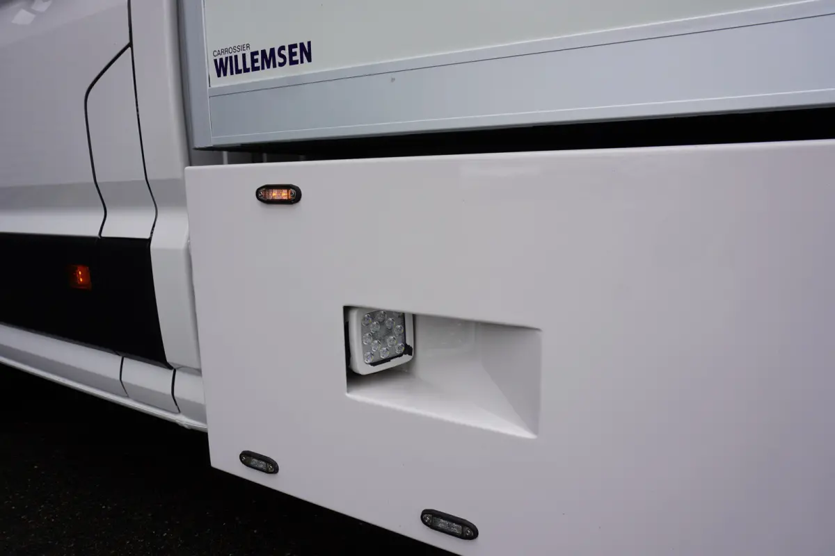 6.180 180pk Automaat 5500kg koelwagen Thermo King Vleeshaken Lift Luchtvering Apple Carplay Navigatie Camera