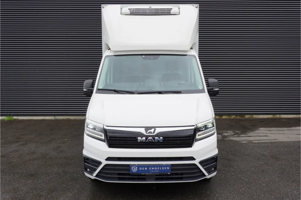 6.180 180pk Automaat 5500kg koelwagen Thermo King Vleeshaken Lift Luchtvering Apple Carplay Navigatie Camera