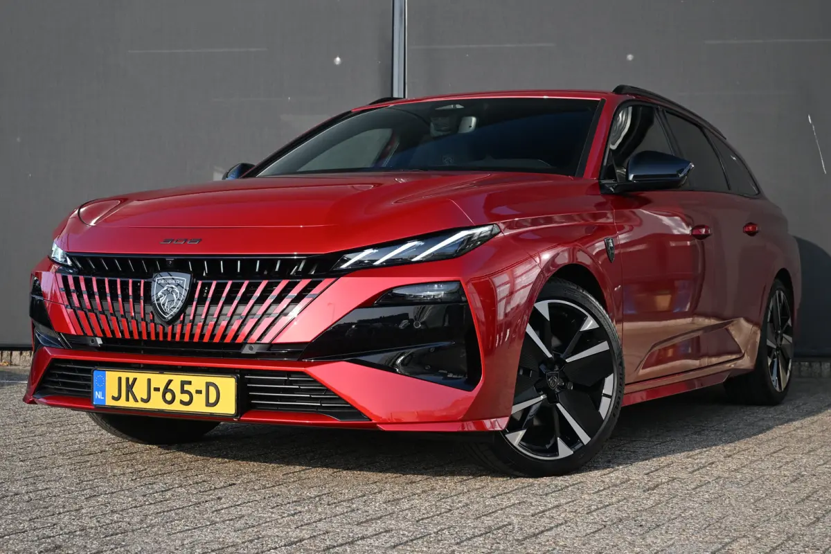 1.2 Hybrid 145 e-DCS6 GT Tot 8 Jaar Garantie! | 360 Camera | Adaptive Cruise | Dodehoek-Detectie | LED-Matrix | Sfeerverlichting | !!