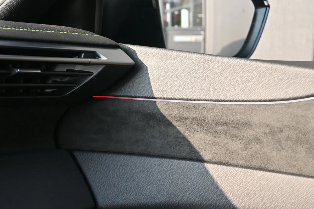 1.2 Hybrid 145 e-DCS6 GT Tot 8 Jaar Garantie! | 360 Camera | Adaptive Cruise | Dodehoek-Detectie | LED-Matrix | Sfeerverlichting | !!
