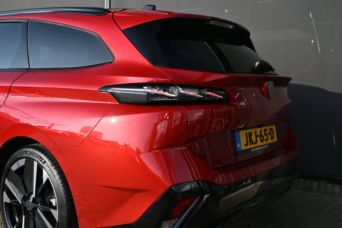 1.2 Hybrid 145 e-DCS6 GT Tot 8 Jaar Garantie! | 360 Camera | Adaptive Cruise | Dodehoek-Detectie | LED-Matrix | Sfeerverlichting | !!