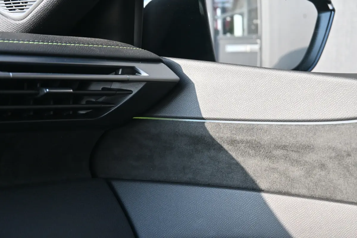 1.2 Hybrid 145 e-DCS6 GT Tot 8 Jaar Garantie! | 360 Camera | Adaptive Cruise | Dodehoek-Detectie | LED-Matrix | Sfeerverlichting | !!