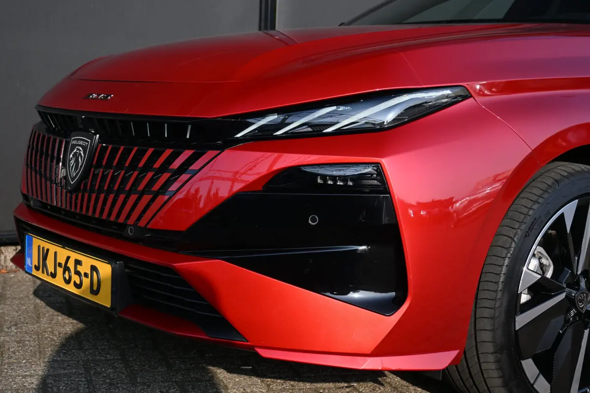 1.2 Hybrid 145 e-DCS6 GT Tot 8 Jaar Garantie! | 360 Camera | Adaptive Cruise | Dodehoek-Detectie | LED-Matrix | Sfeerverlichting | !!