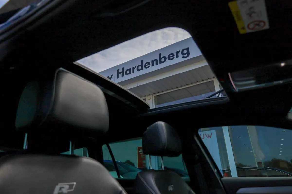 1.5 TSI 150pk DSG R-Line Business + | Panoramadak | Achteruitrijcamera | Stoelverwarming