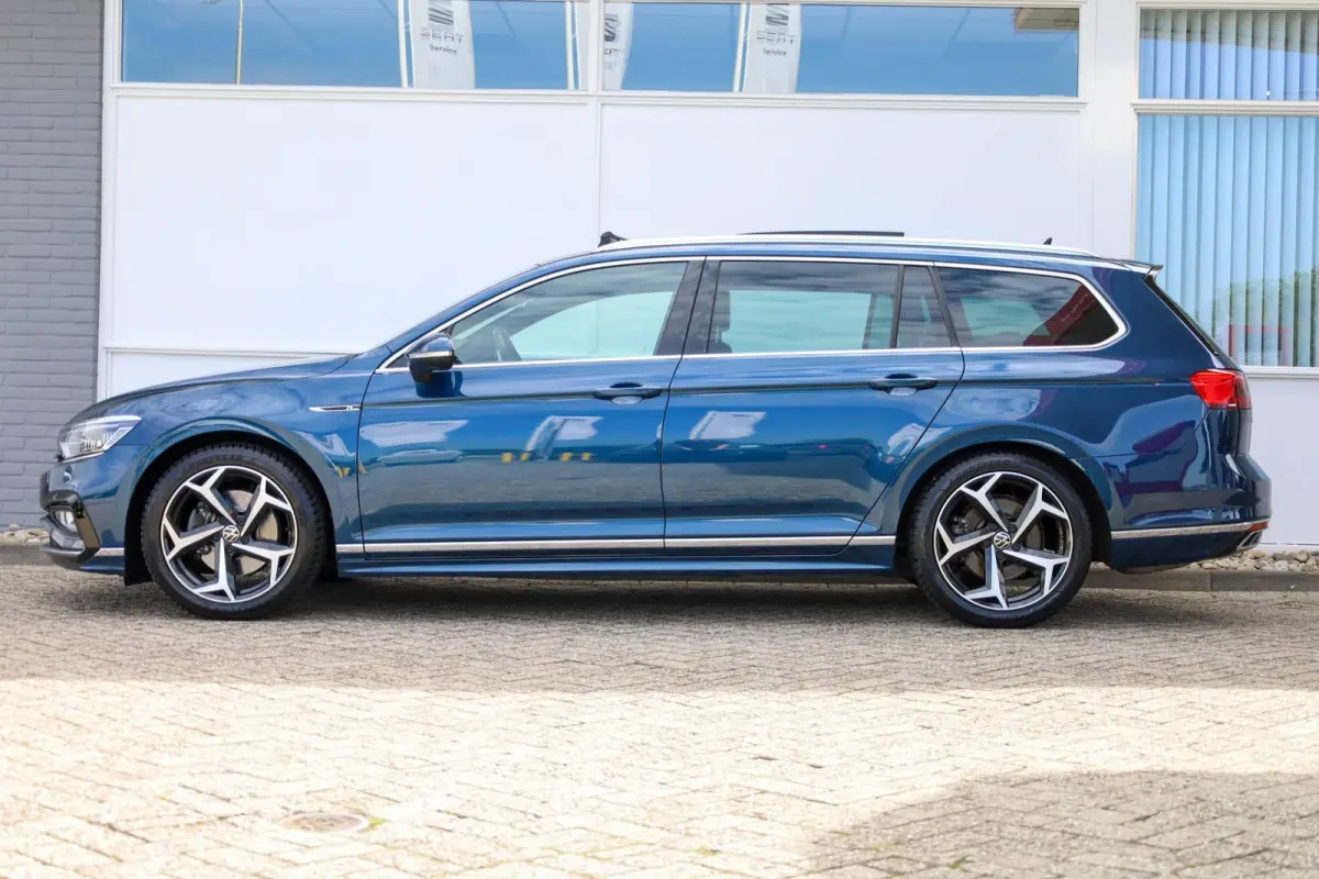 1.5 TSI 150pk DSG R-Line Business + | Panoramadak | Achteruitrijcamera | Stoelverwarming