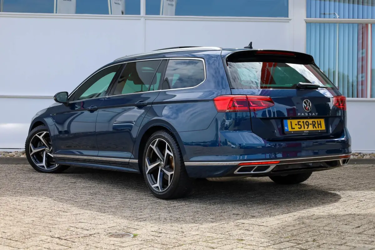 1.5 TSI 150pk DSG R-Line Business + | Panoramadak | Achteruitrijcamera | Stoelverwarming