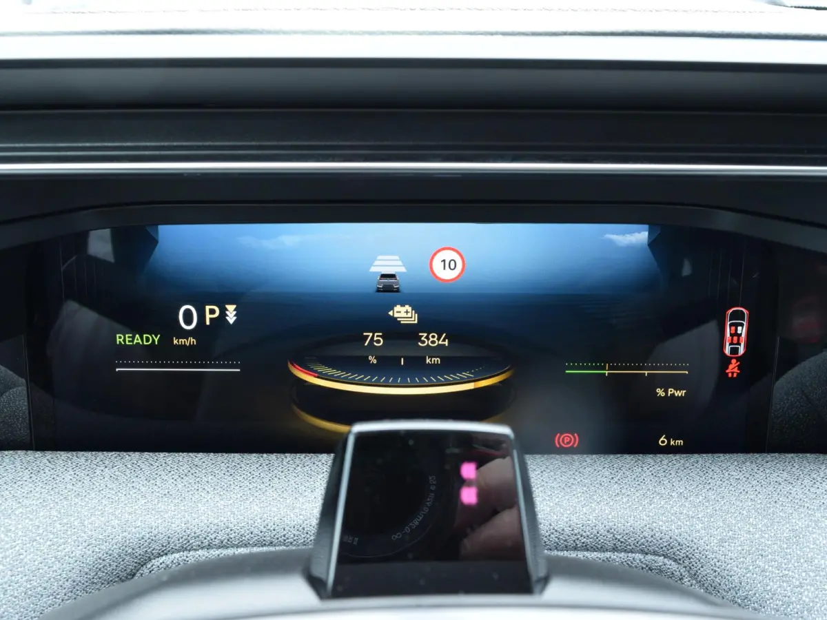 Business Comfort Range 74 kWh | 520 KM WLTP | PANORAMISCH SCHUIF-KANTELDAK | AMBIANCE HYPE GREY | WARMTEPOMP | PACK TECHNO |