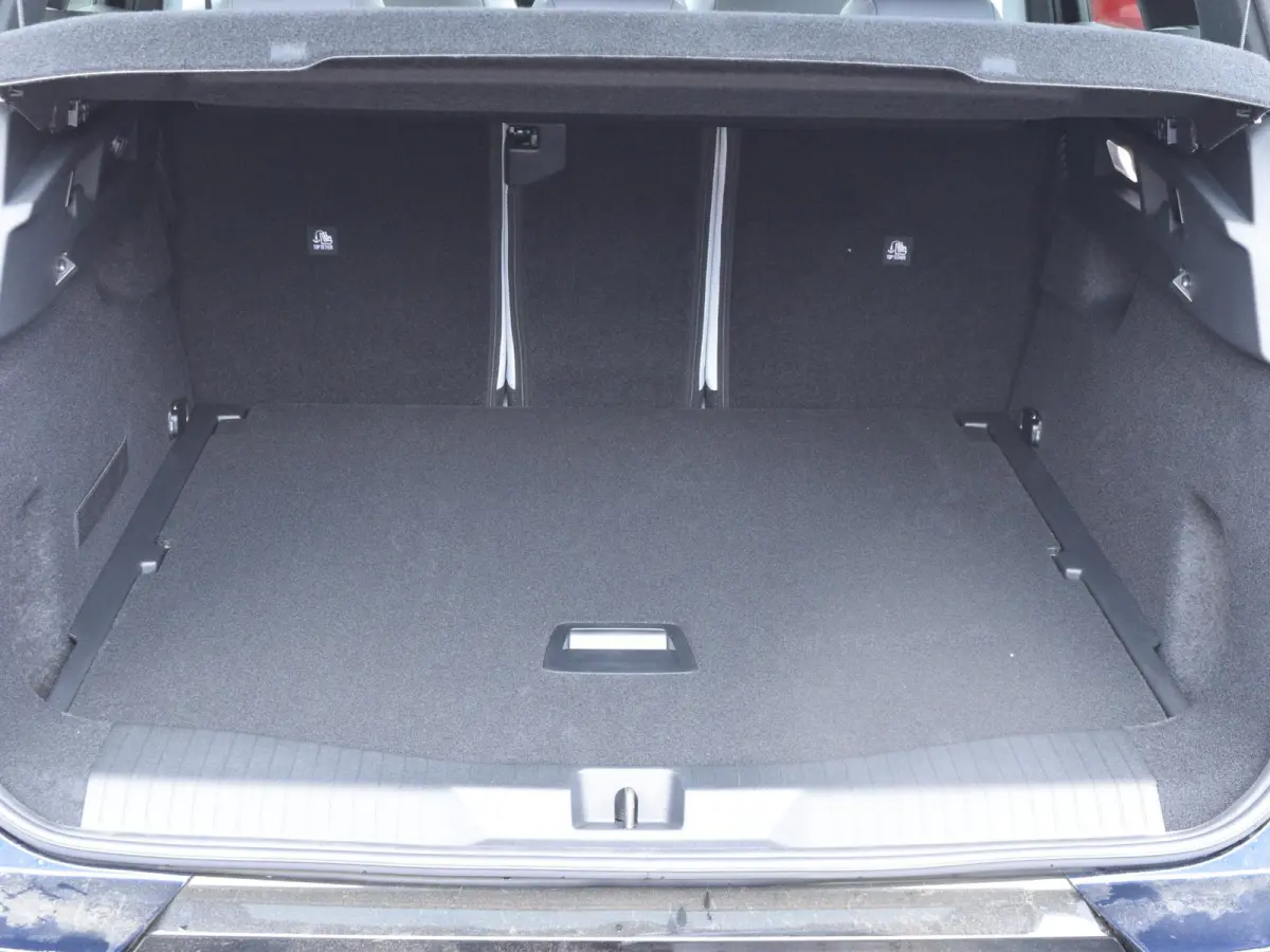 Business Comfort Range 74 kWh | 520 KM WLTP | PANORAMISCH SCHUIF-KANTELDAK | AMBIANCE HYPE GREY | WARMTEPOMP | PACK TECHNO |