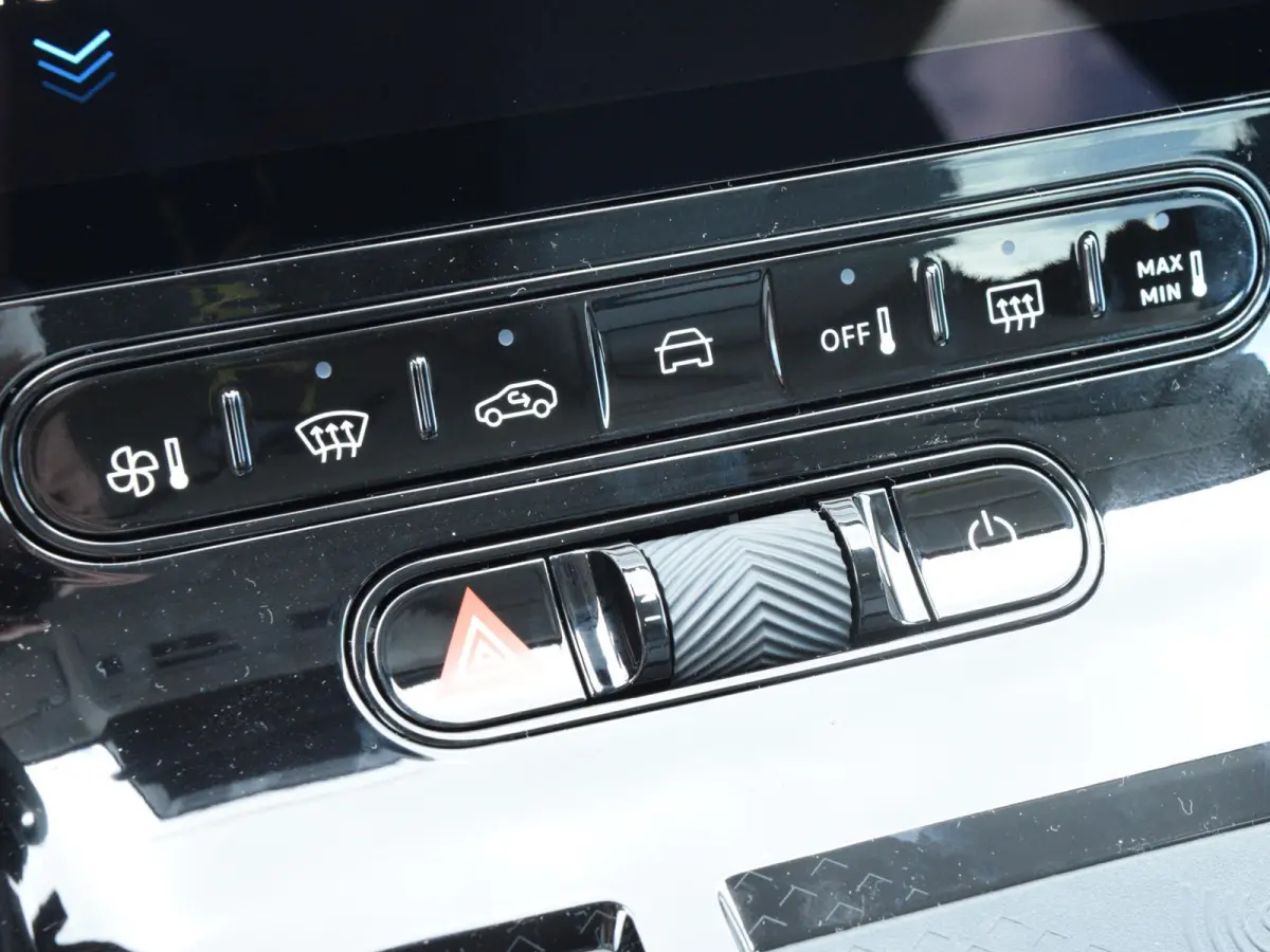 Business Comfort Range 74 kWh | 520 KM WLTP | PANORAMISCH SCHUIF-KANTELDAK | AMBIANCE HYPE GREY | WARMTEPOMP | PACK TECHNO |