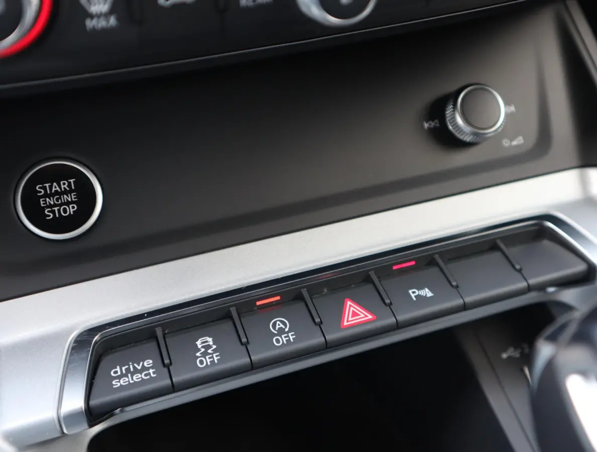 40 TFSI quattro S Edition | S-line | Pano | Trekhaak | all weather banden | Leer