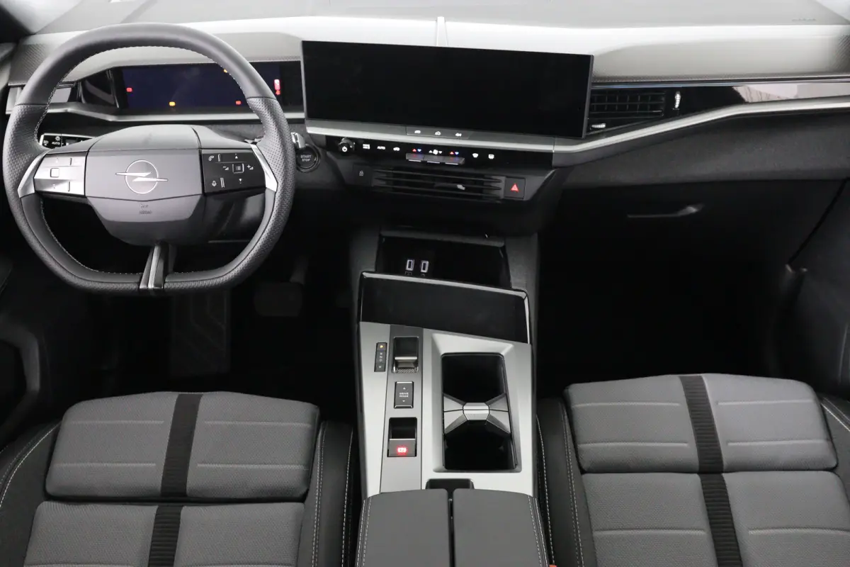 1.6 Turbo Plug-in-Hybrid GS | Panoramadak | Trekhaak afn | Camera | Stoel-/stuurverwarming | Climate Control | Keyless | Adaptive Cruise | Comfort Stoelen
