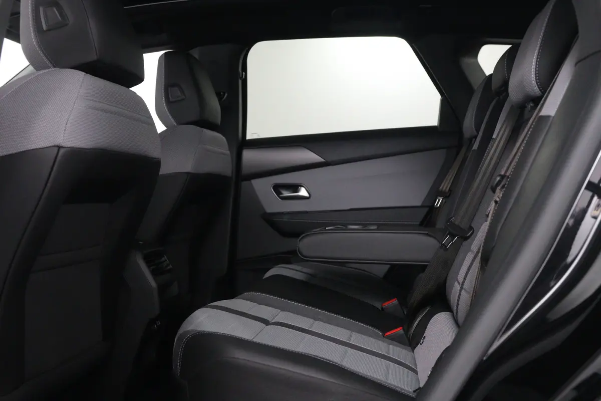 1.6 Turbo Plug-in-Hybrid GS | Panoramadak | Trekhaak afn | Camera | Stoel-/stuurverwarming | Climate Control | Keyless | Adaptive Cruise | Comfort Stoelen
