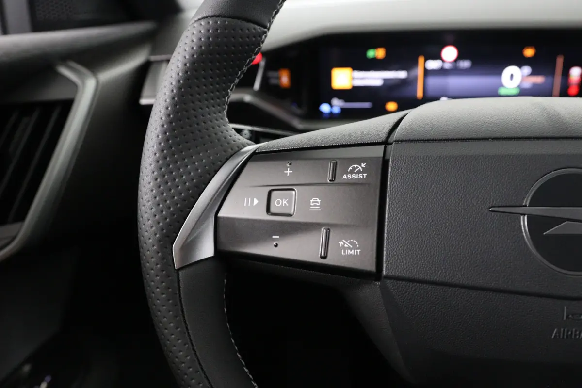 1.6 Turbo Plug-in-Hybrid GS | Panoramadak | Trekhaak afn | Camera | Stoel-/stuurverwarming | Climate Control | Keyless | Adaptive Cruise | Comfort Stoelen