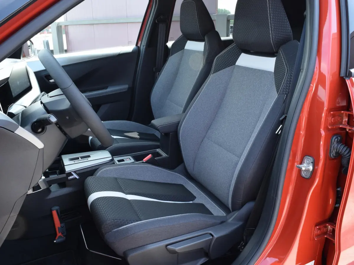 GS 44 kWh | 320 KM WLTP | CLIMATE CONTROL | PARKEERSENSOREN MET CAMERA | CRUISE CONTROL | NAVI |  CARPLAY |