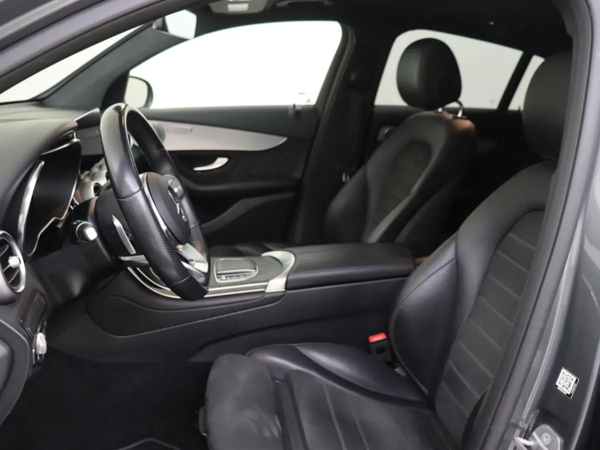 300e 4MATIC Business Solution AMG / Panorama-dak / Burmester / Night-Pakket / 360Graden-Camera /
