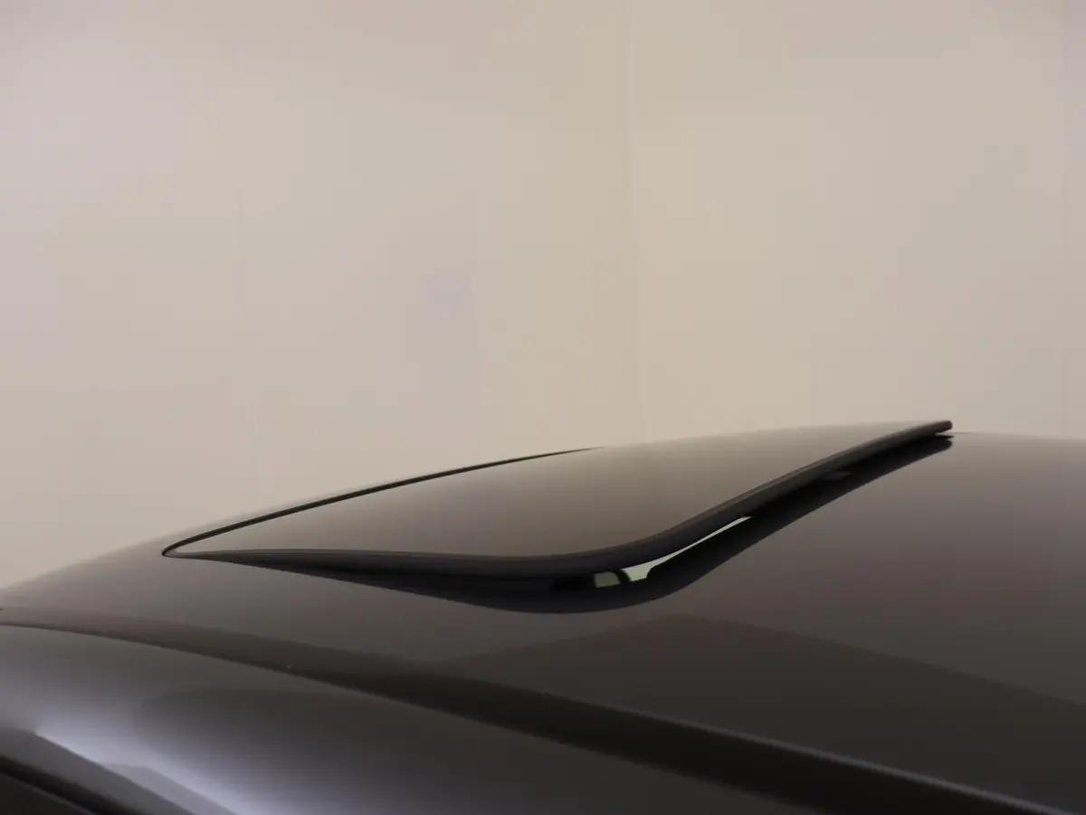 300e 4MATIC Business Solution AMG / Panorama-dak / Burmester / Night-Pakket / 360Graden-Camera /