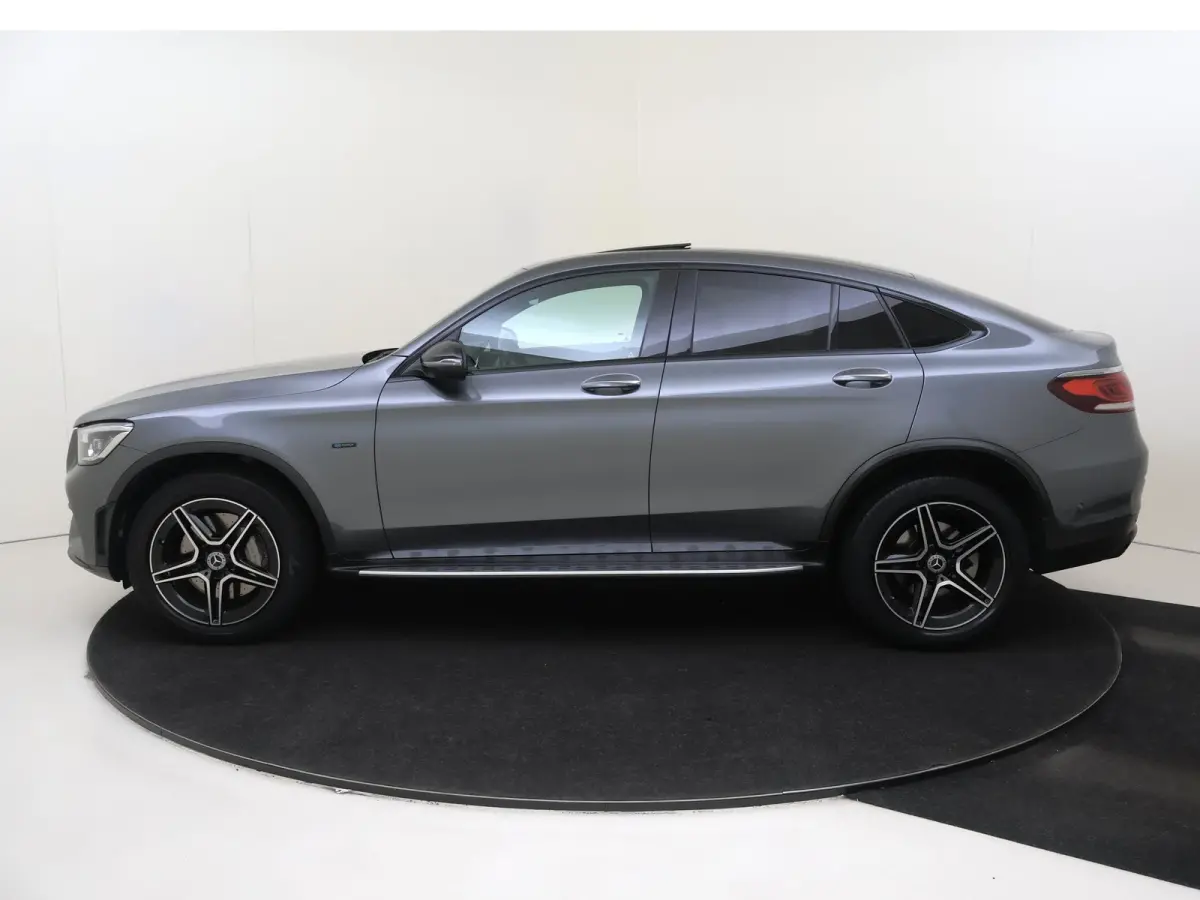300e 4MATIC Business Solution AMG / Panorama-dak / Burmester / Night-Pakket / 360Graden-Camera /