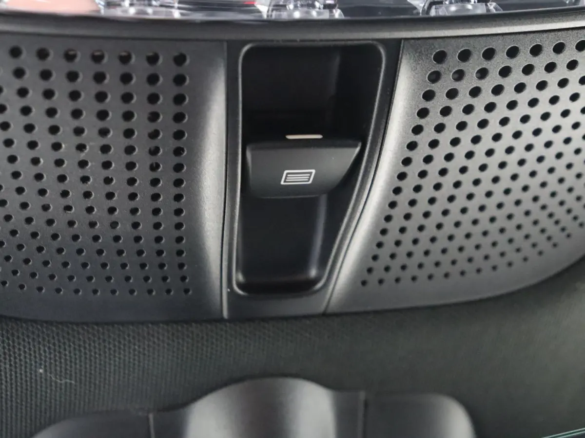 300e 4MATIC Business Solution AMG / Panorama-dak / Burmester / Night-Pakket / 360Graden-Camera /