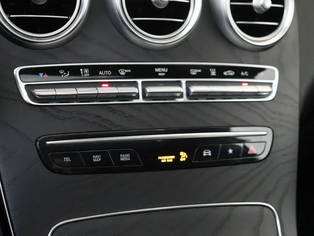 300e 4MATIC Business Solution AMG / Panorama-dak / Burmester / Night-Pakket / 360Graden-Camera /