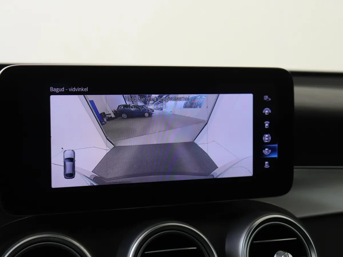 300e 4MATIC Business Solution AMG / Panorama-dak / Burmester / Night-Pakket / 360Graden-Camera /