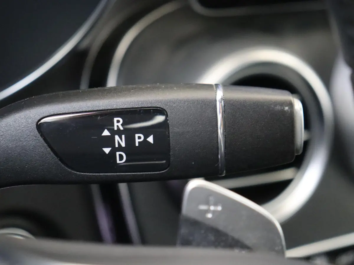 300e 4MATIC Business Solution AMG / Panorama-dak / Burmester / Night-Pakket / 360Graden-Camera /