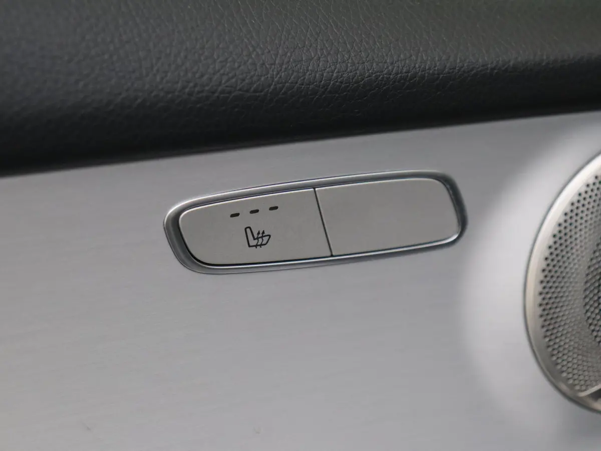 300e 4MATIC Business Solution AMG / Panorama-dak / Burmester / Night-Pakket / 360Graden-Camera /