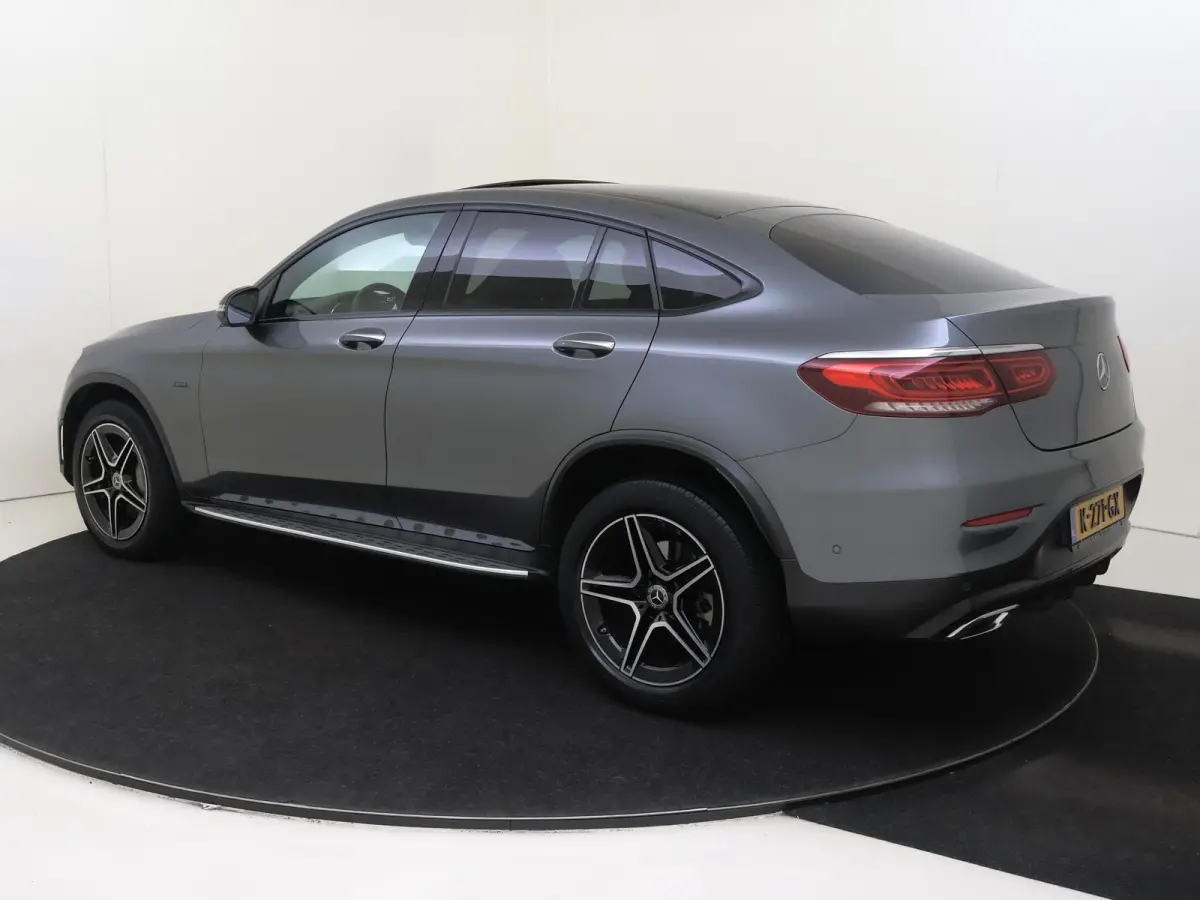 300e 4MATIC Business Solution AMG / Panorama-dak / Burmester / Night-Pakket / 360Graden-Camera /