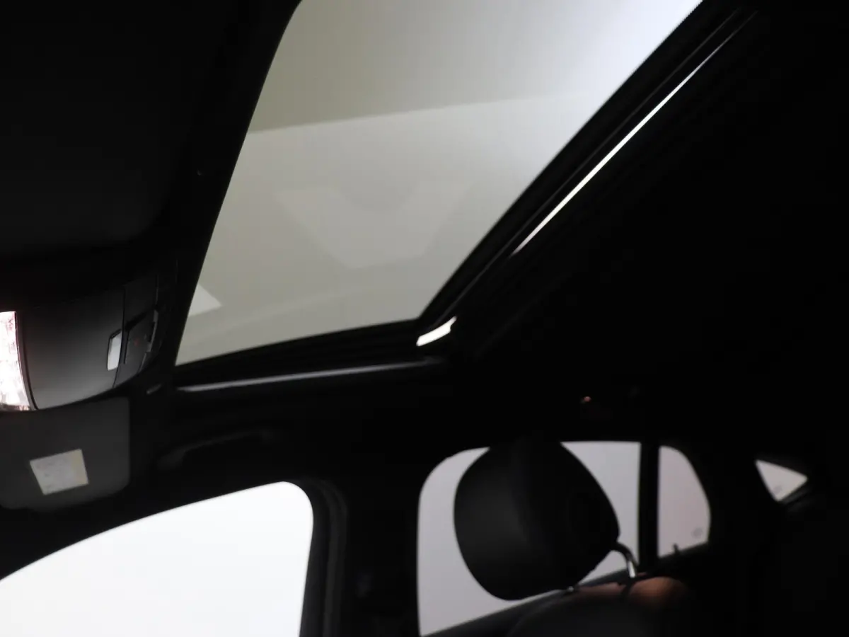 300e 4MATIC Business Solution AMG / Panorama-dak / Burmester / Night-Pakket / 360Graden-Camera /