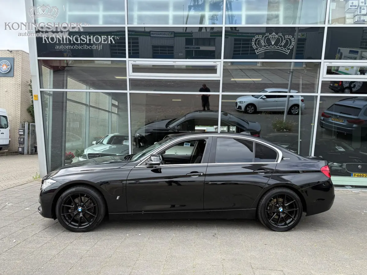 330e Centennial Executive